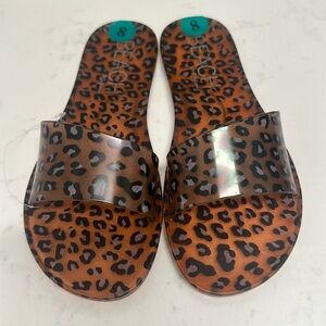 NWOT Beach by Matisse Sol Jelly leopard slides